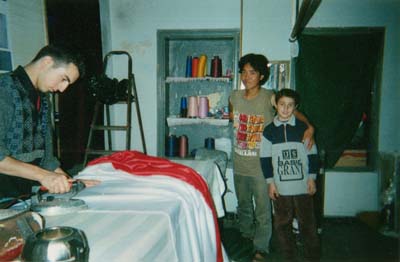 ���δݺ���